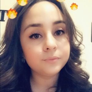 Meet your Posher, Connie